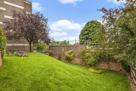 3 bedroom apartment to rent, Richmond Hill,  Surrey,  TW10