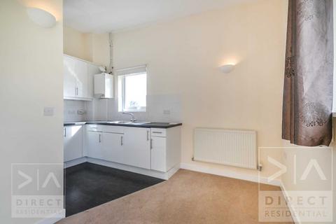 2 bedroom apartment to rent, Park View Road, Leatherhead KT22