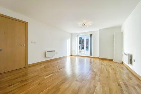 2 bedroom flat to rent, Johnson Place, Walsworth Rd, Hitchin, SG4