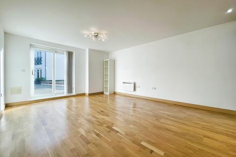 2 bedroom flat to rent, Johnson Place, Walsworth Rd, Hitchin, SG4