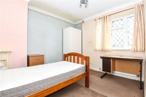 4 bedroom semi-detached house to rent - Durham Close, Guildford, Surrey, GU2