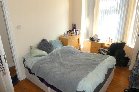 3 bedroom terraced house to rent, Arnside Street, Rusholme, Manchester