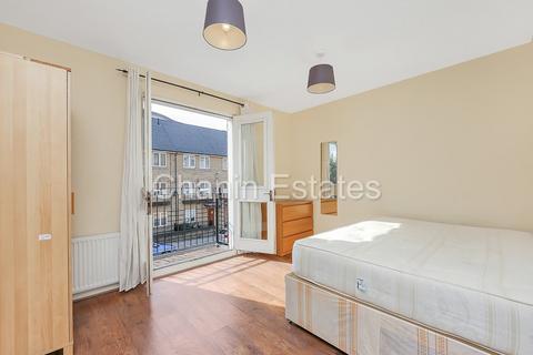 4 bedroom townhouse to rent, Ferry Street, London E14