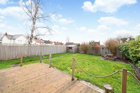 1 Hartley Close, Blackwater, Camberley, GU17 0DE