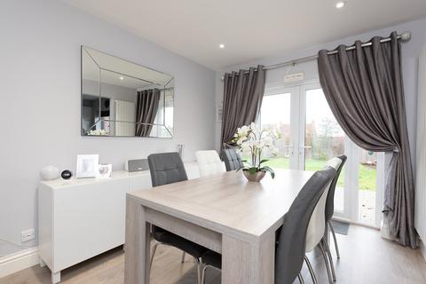 1 Hartley Close, Blackwater, Camberley, GU17 0DE