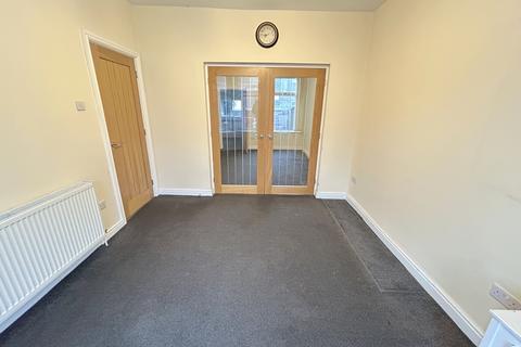 3 bedroom terraced house to rent, Salford, Salford M7