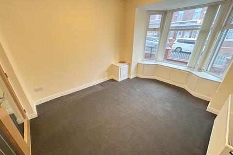 3 bedroom terraced house to rent, Salford, Salford M7