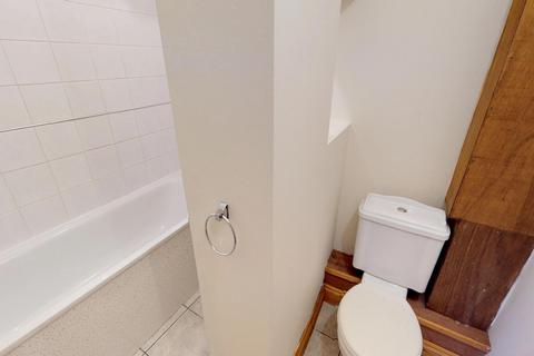 2 bedroom apartment to rent, Parkview Mansions, New Road, Southampton, SO14