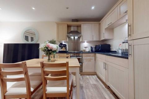 2 bedroom flat to rent, Compton Road, Wimbledon, SW19, London
