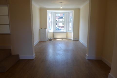 3 bedroom terraced house to rent, Newport Road, Reading, RG1