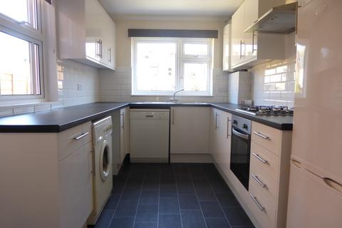 3 bedroom terraced house to rent, Newport Road, Reading, RG1