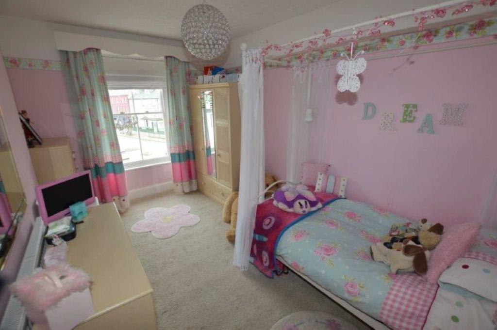 Bedroom 1 (front)