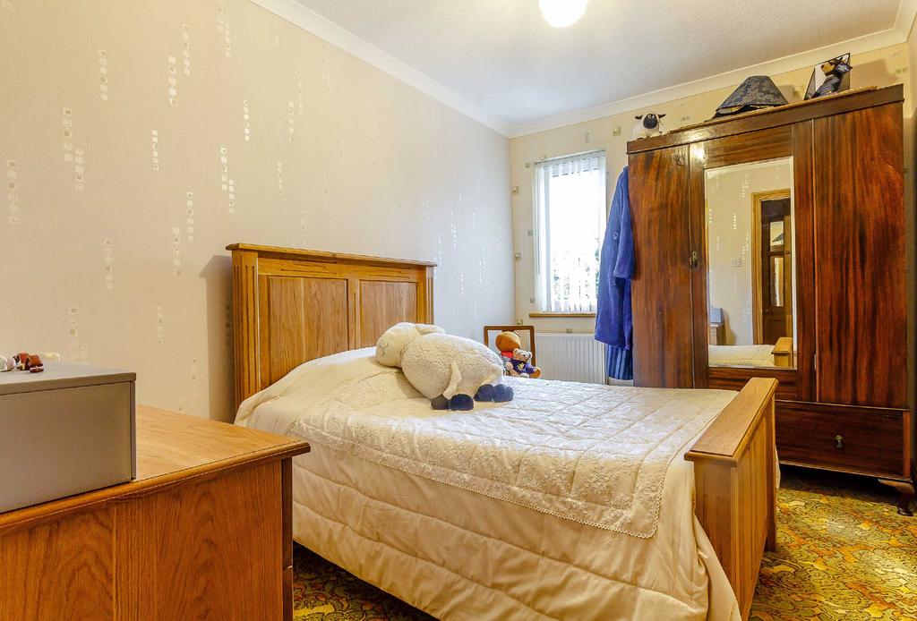 Bedroom 2 (rear)