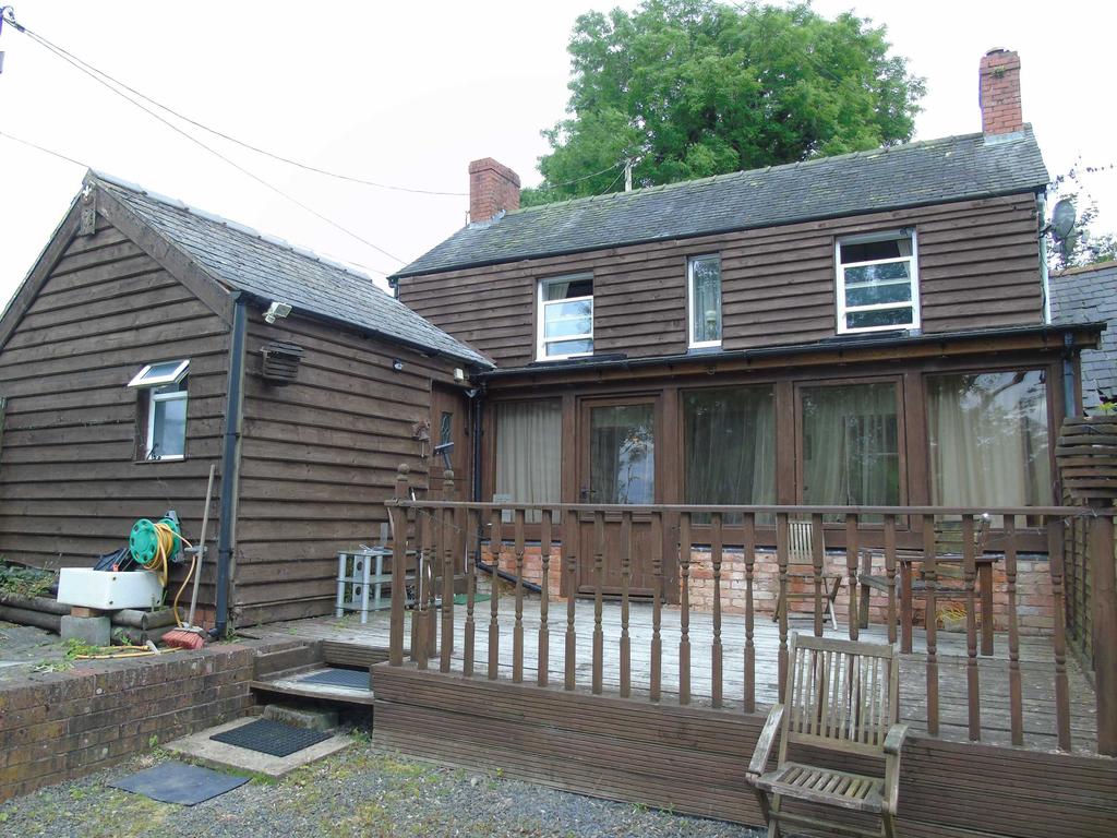 New Mills, Newtown, Powys, SY16 2 bed detached house £185,000