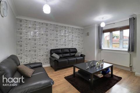 2 bedroom apartment to rent, Clayburn Circle, Basildon