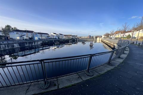 2 bedroom property to rent, Captains Wharf, South Shields