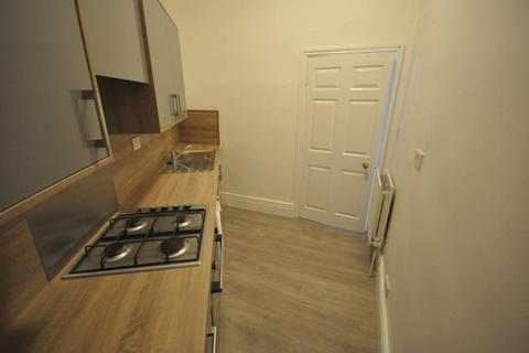 1 bedroom flat to rent, Blenheim Terrace, University, Leeds LS2 9HD