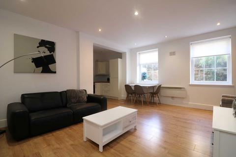 3 bedroom apartment to rent, Huskisson Street, Liverpool