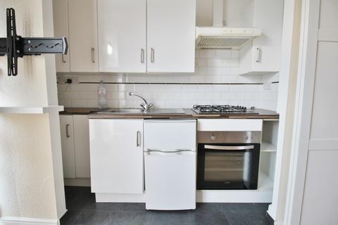 Studio to rent, Dollis Park, Finchley Central N3