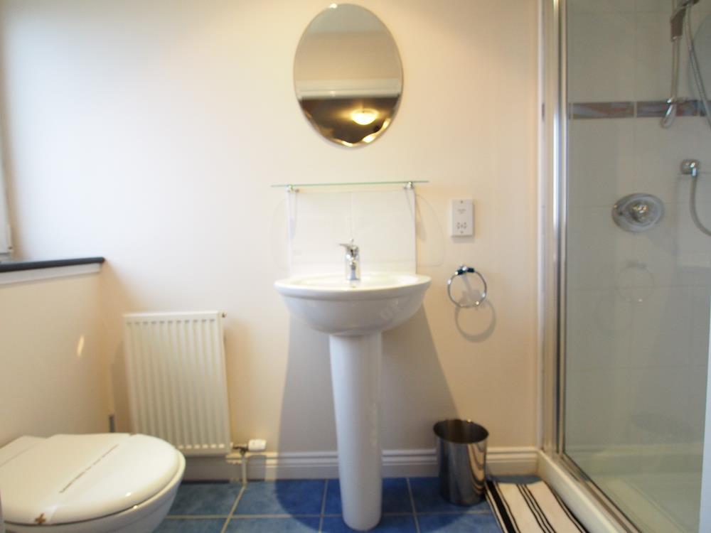 Bedroom 2 en−suite