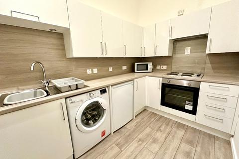 5 bedroom flat to rent, Wilton Street, North Kelvinside, Glasgow, G20