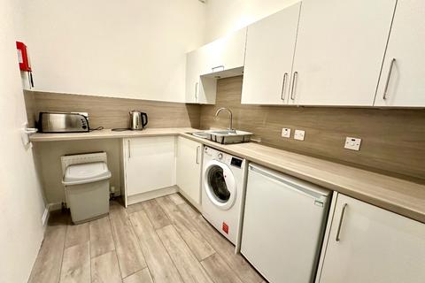 5 bedroom flat to rent, Wilton Street, North Kelvinside, Glasgow, G20