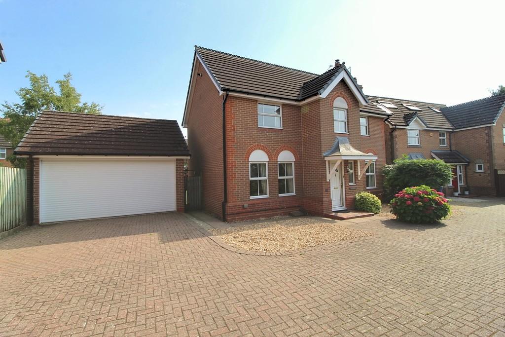 Jones Close, Brackley 4 bed detached house £419,950