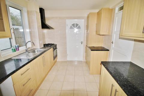 3 bedroom semi-detached house to rent, Bearing Way, Chigwell IG7