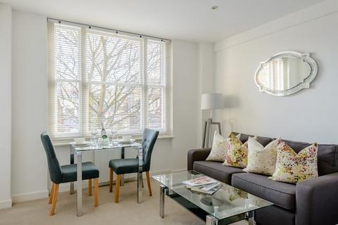 Studio to rent, Hill Street, Mayfair W1J