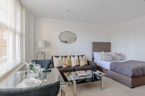 Studio to rent, Hill Street, Mayfair W1J