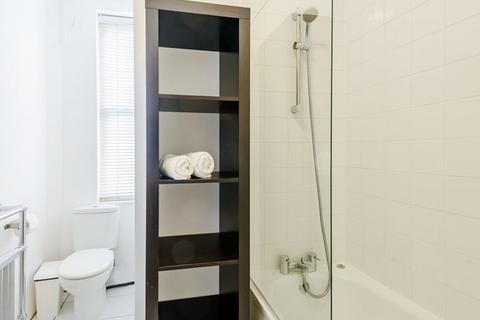 Studio to rent, Hill Street, Mayfair W1J