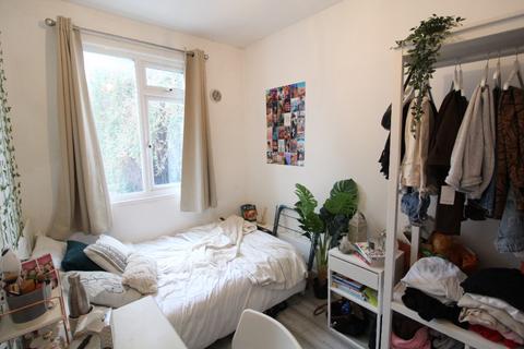 5 bedroom flat to rent - Elm Grove