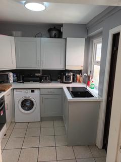 3 bedroom terraced house to rent, Lowndes Street, Preston PR1