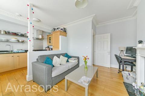 1 bedroom flat to rent, CLAPHAM ROAD, OVAL