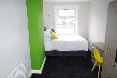 5 bedroom house share to rent - Halsbury Road, Liverpool