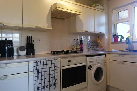 1 bedroom apartment to rent, St Annes Rise, Redhill