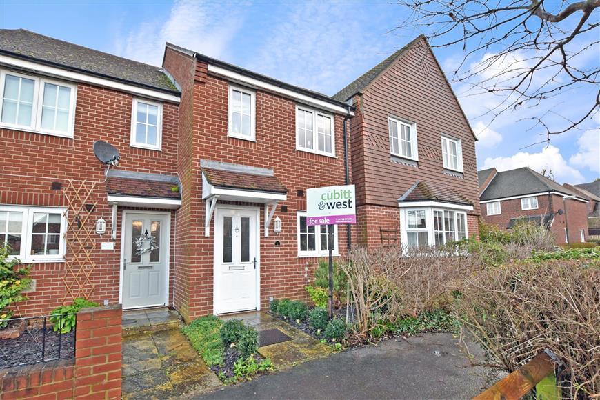 Toronto Road, Petworth, West Sussex 2 bed terraced house £275,000