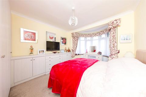 9 Kent Drive, Hornchurch, RM12 6TD