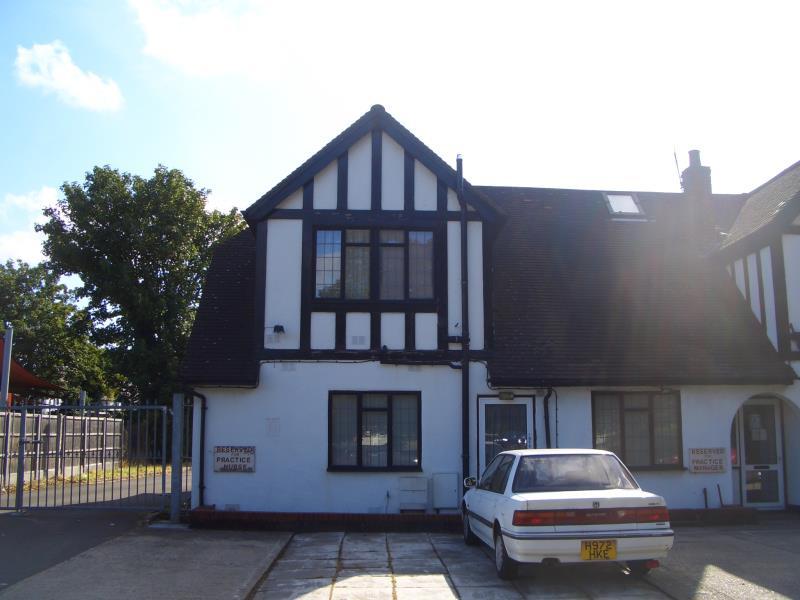 Old Station Road, Hayes, Middx, UB3 4NA 1 bed flat to rent £900 pcm