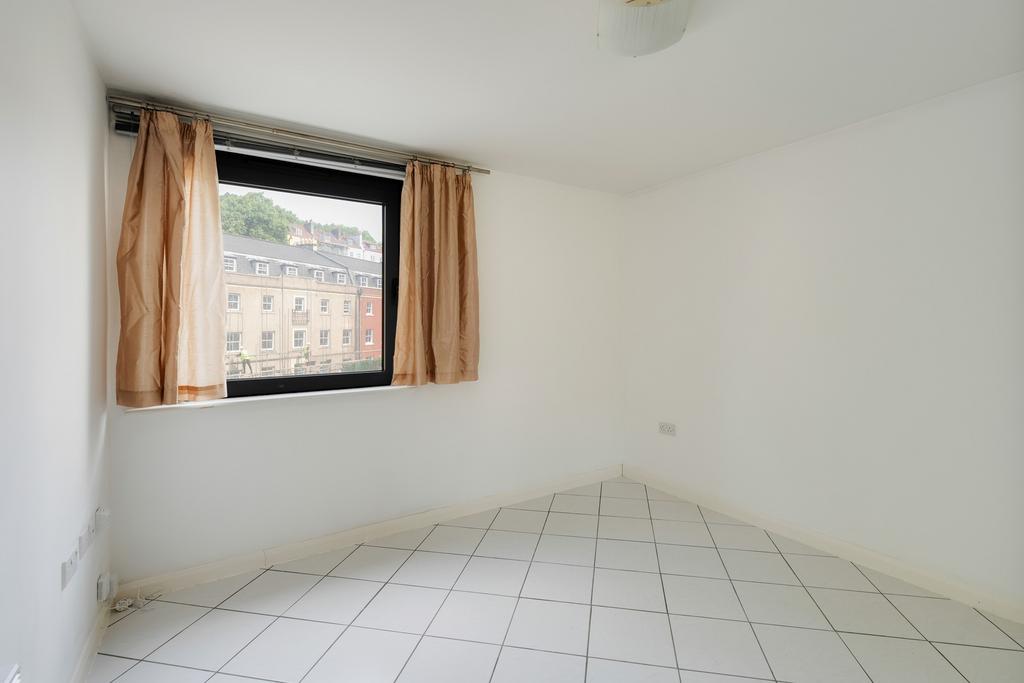 Apartment in Bristol - More