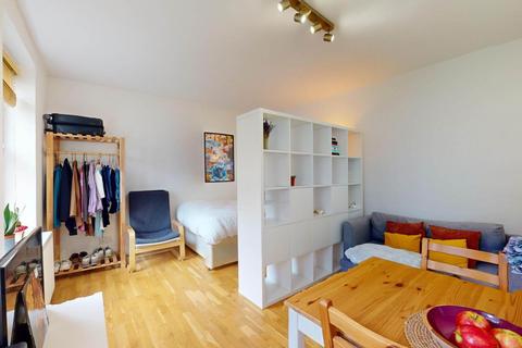 Studio for sale, Courtfield House, Baldwin`s Gardens EC1