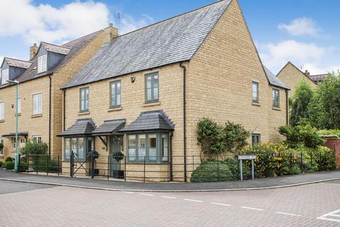7 Stirling Way, Moreton-in-marsh, GL56 0GS