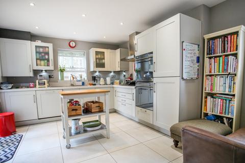 7 Stirling Way, Moreton-in-marsh, GL56 0GS