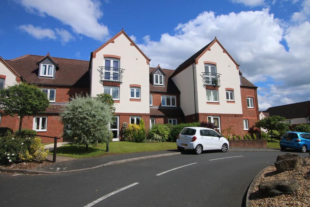 St Saviours Court, Worcester Road, Hagley, Stourbridge, DY9 2 bed