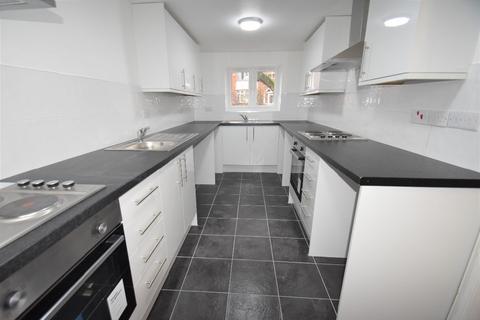undefined, En-suit Double Room - Northumberland Avenue - TW7