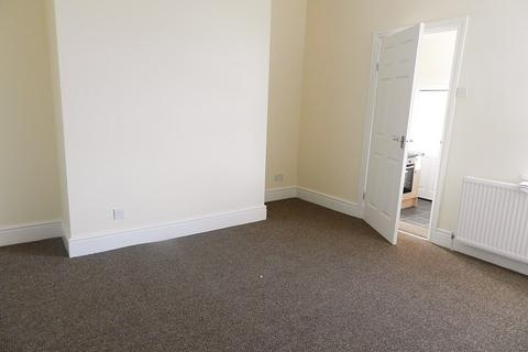 3 bedroom flat to rent, Victoria Road East, Hebburn
