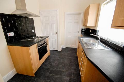 3 bedroom flat to rent, Victoria Road East, Hebburn