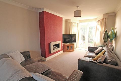 3 bedroom detached house to rent, Golf Links Road, HU6