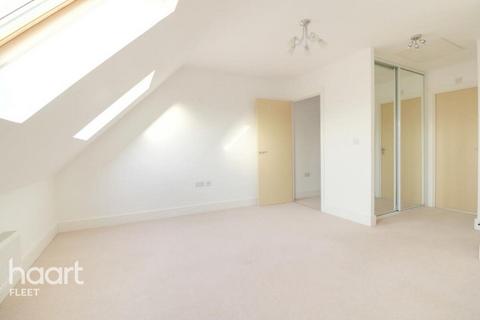 3 bedroom terraced house to rent, Kirby Drive, Tadley