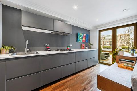 1 bedroom apartment for sale, Moorings House, The Island, Brentford